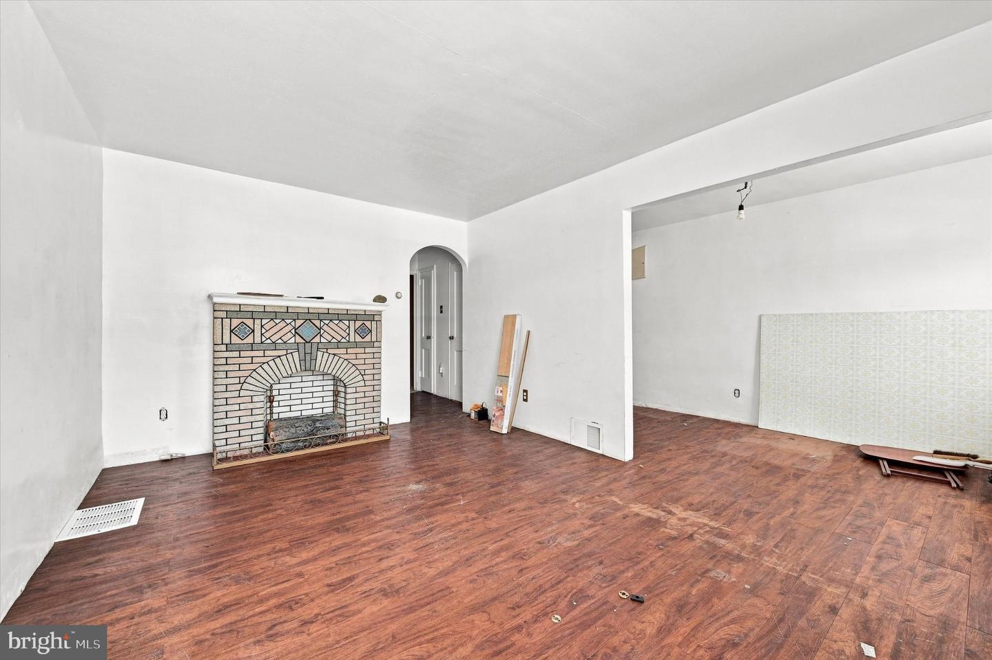 2242 S 56th St Property Photo 3