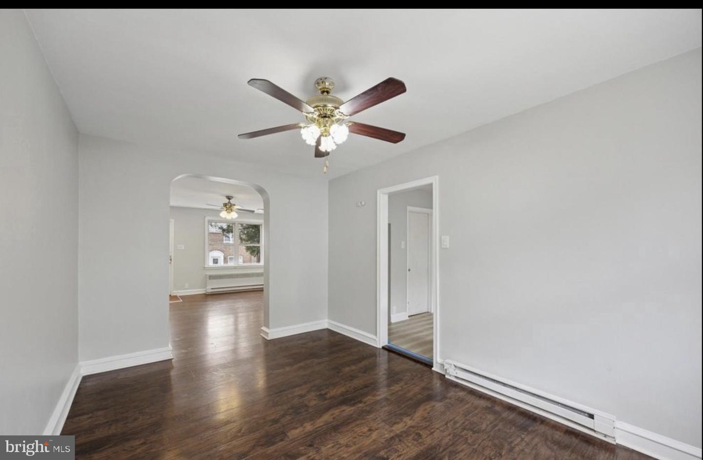1434 Creston St Property Photo 6