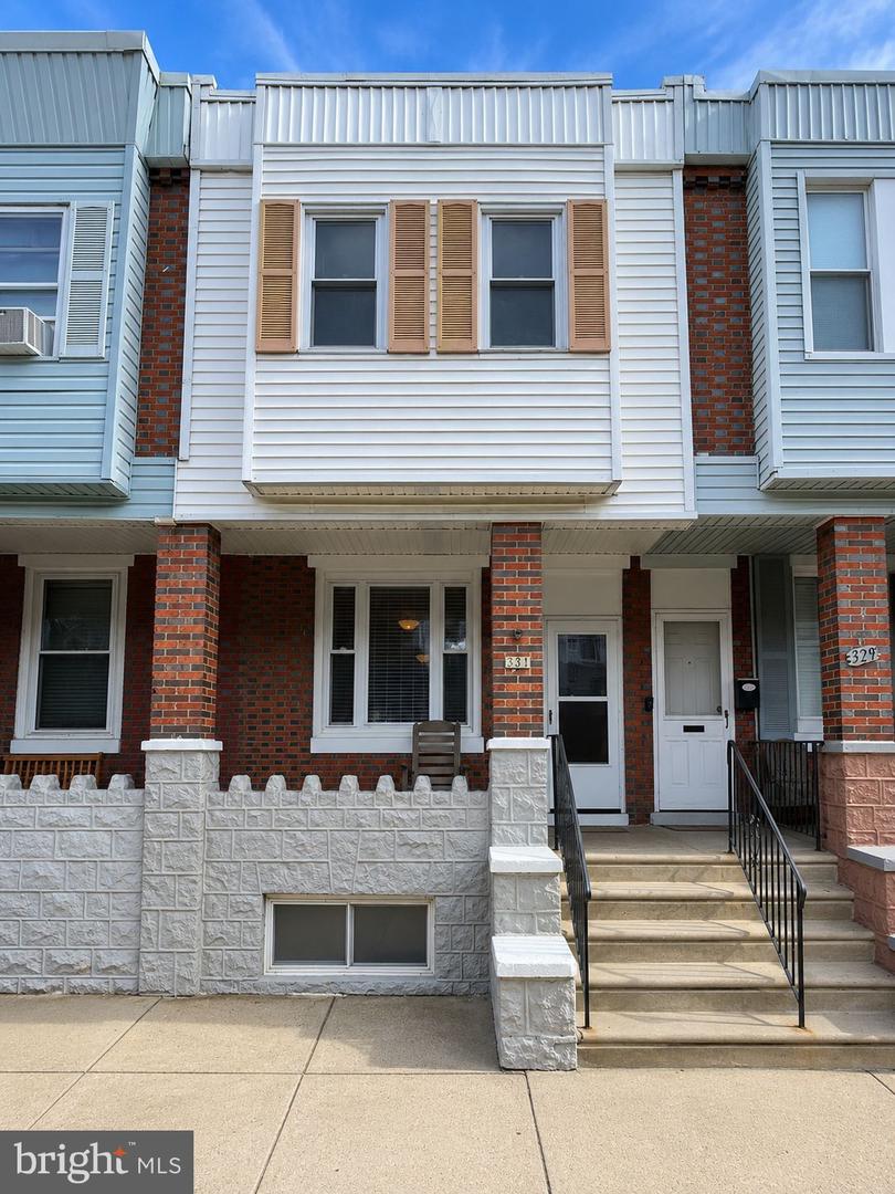 331 Roseberry St Property Photo 2