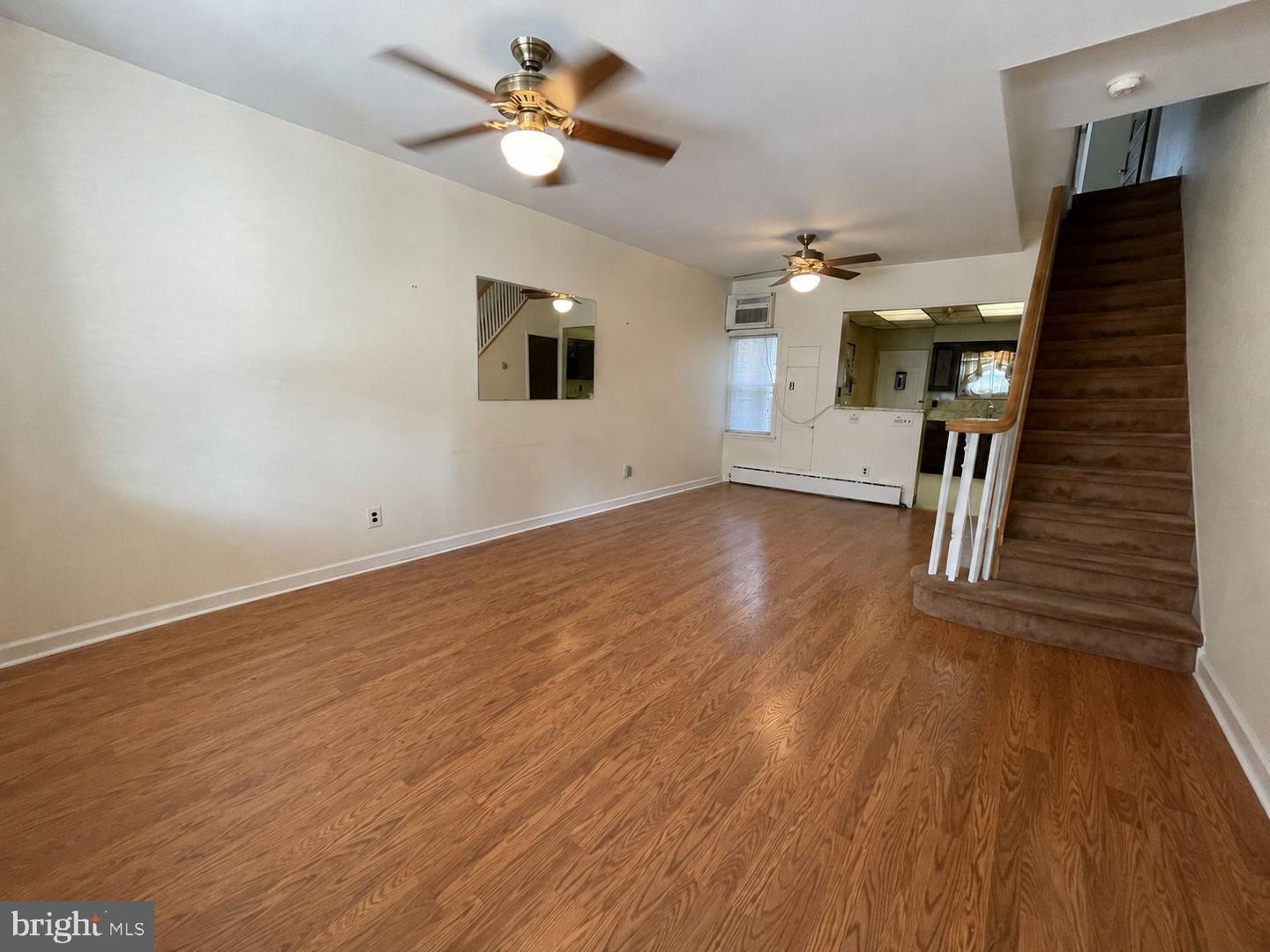 331 Roseberry St Property Photo 4