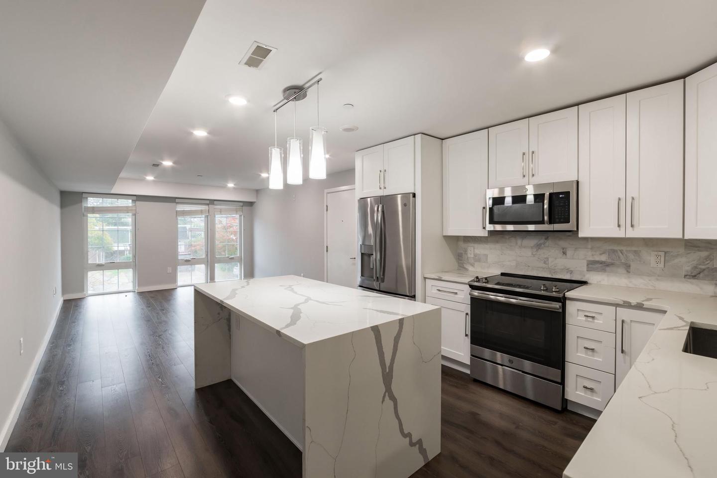 751 N 20th St #unit 4 Property Photo 2
