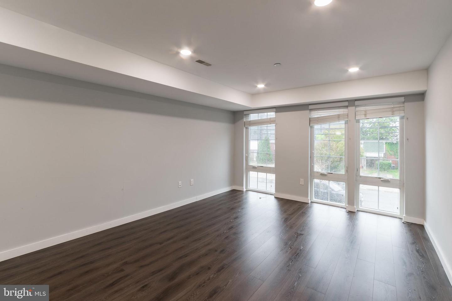 751 N 20th St #unit 4 Property Photo 3
