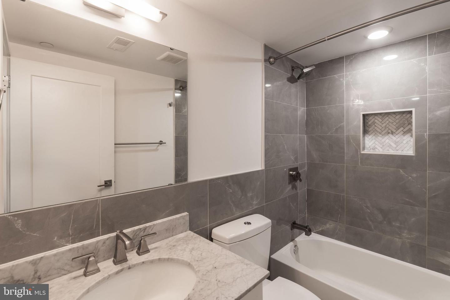 751 N 20th St #unit 4 Property Photo 7