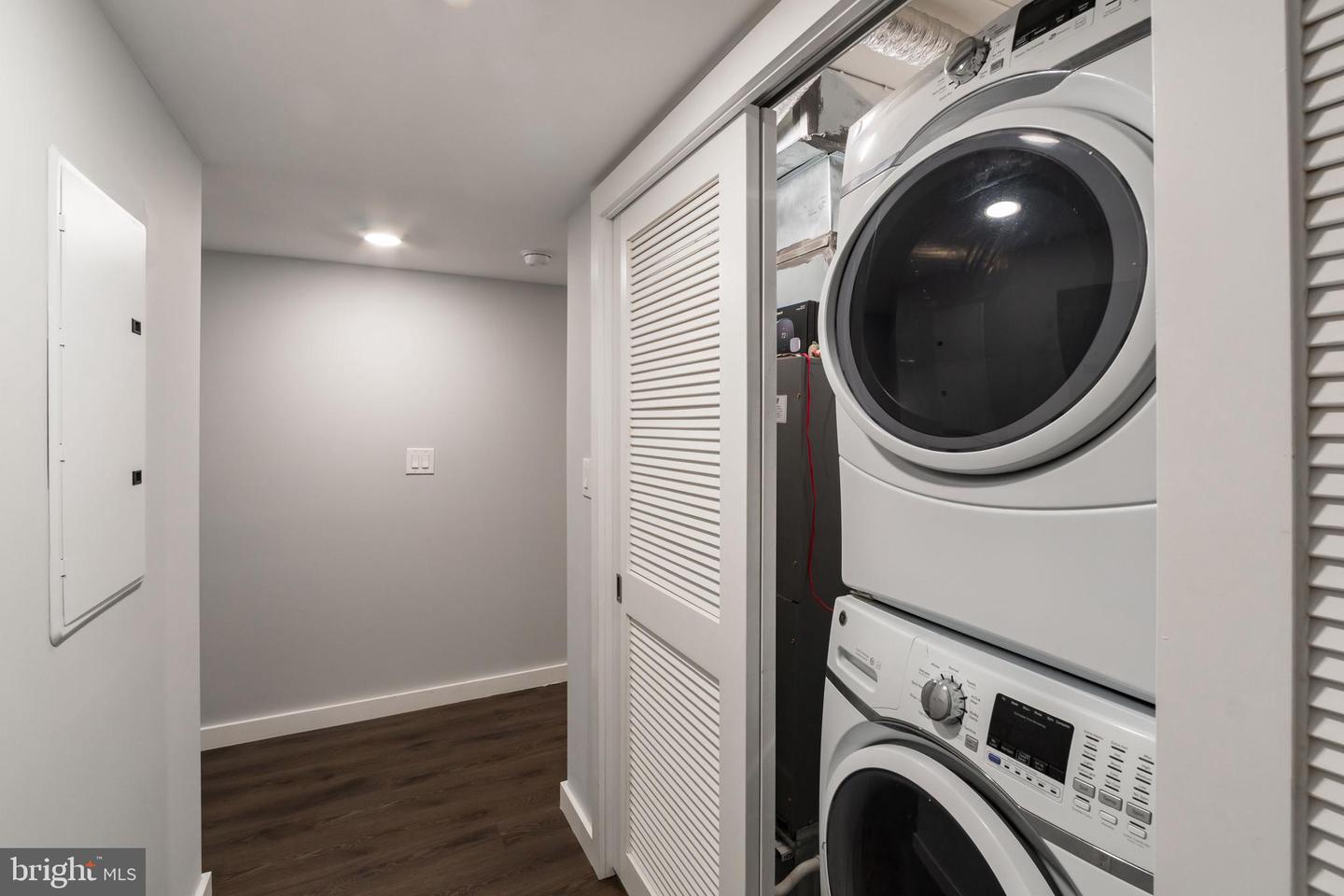 751 N 20th St #unit 4 Property Photo 8