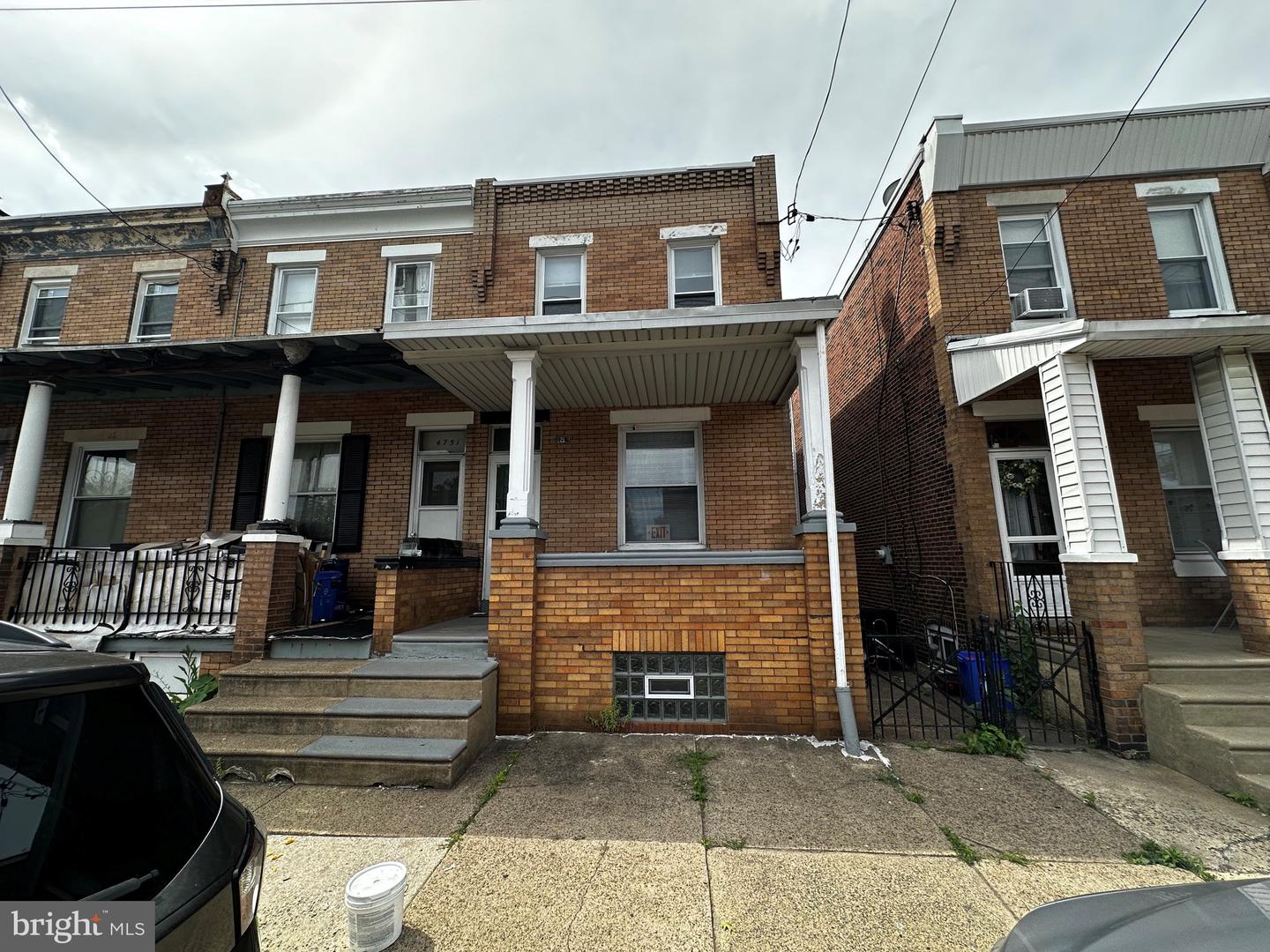 4749 James St Property Photo 1