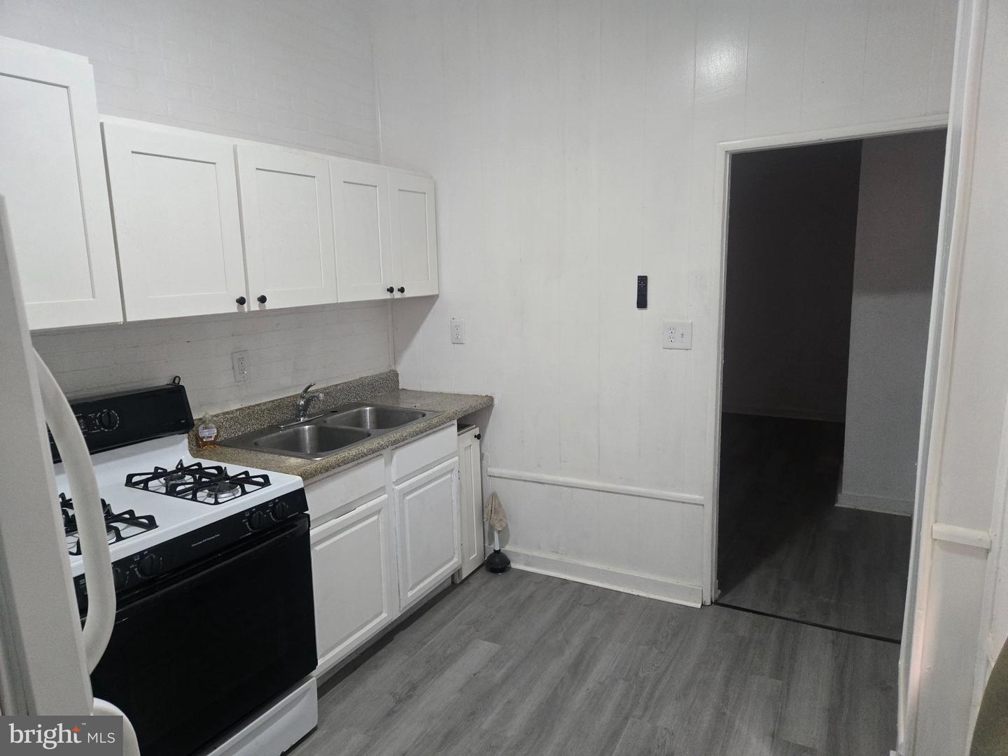 3323 N Uber St Property Photo 2