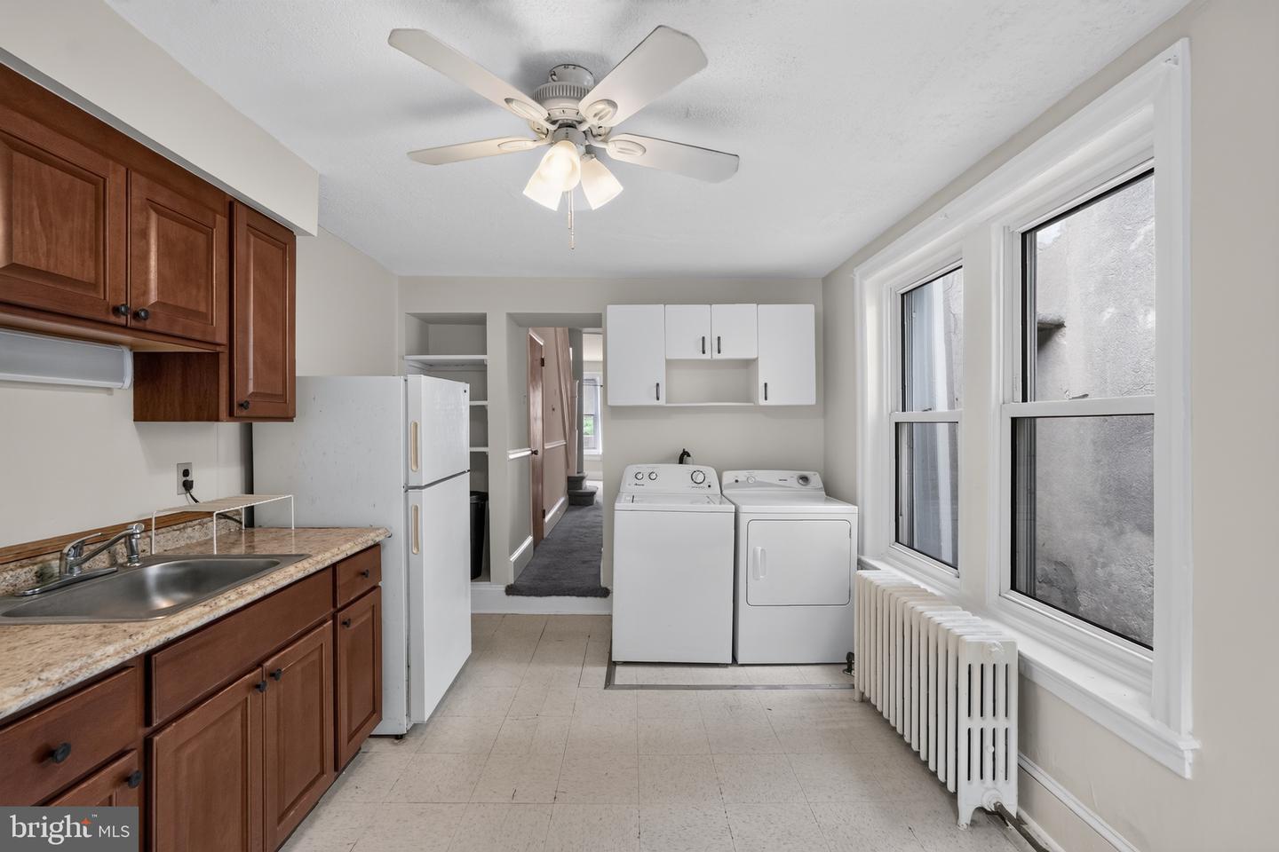 3787 Cresson St Property Photo 11