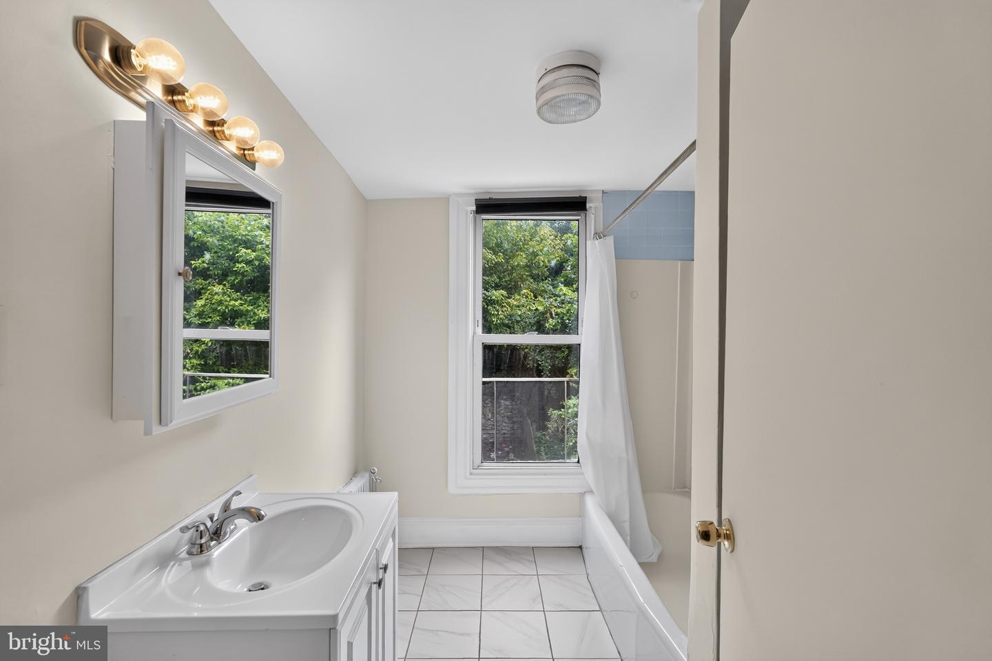 3787 Cresson St Property Photo 17