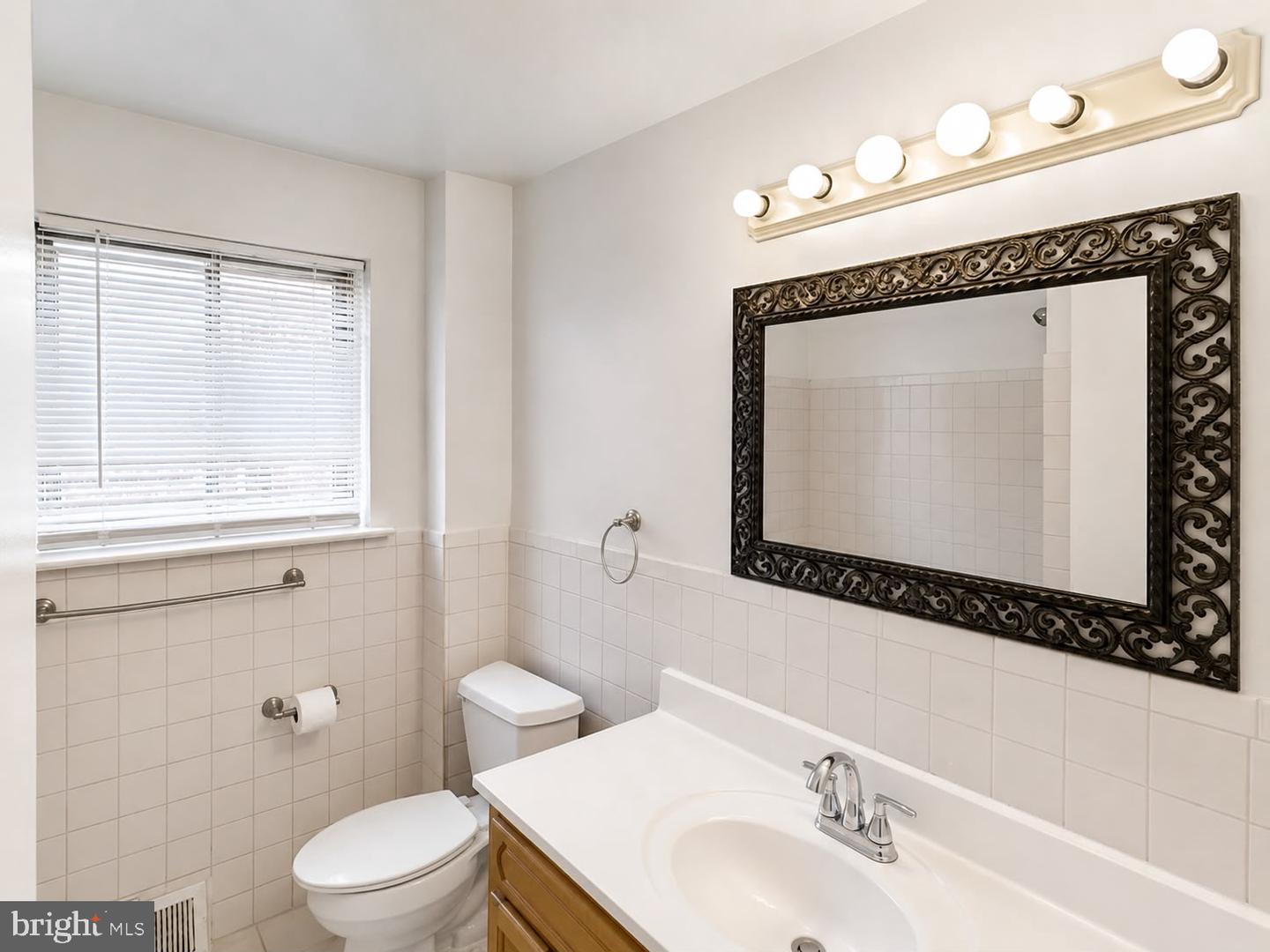 2119 Hoffnagle St Property Photo 9