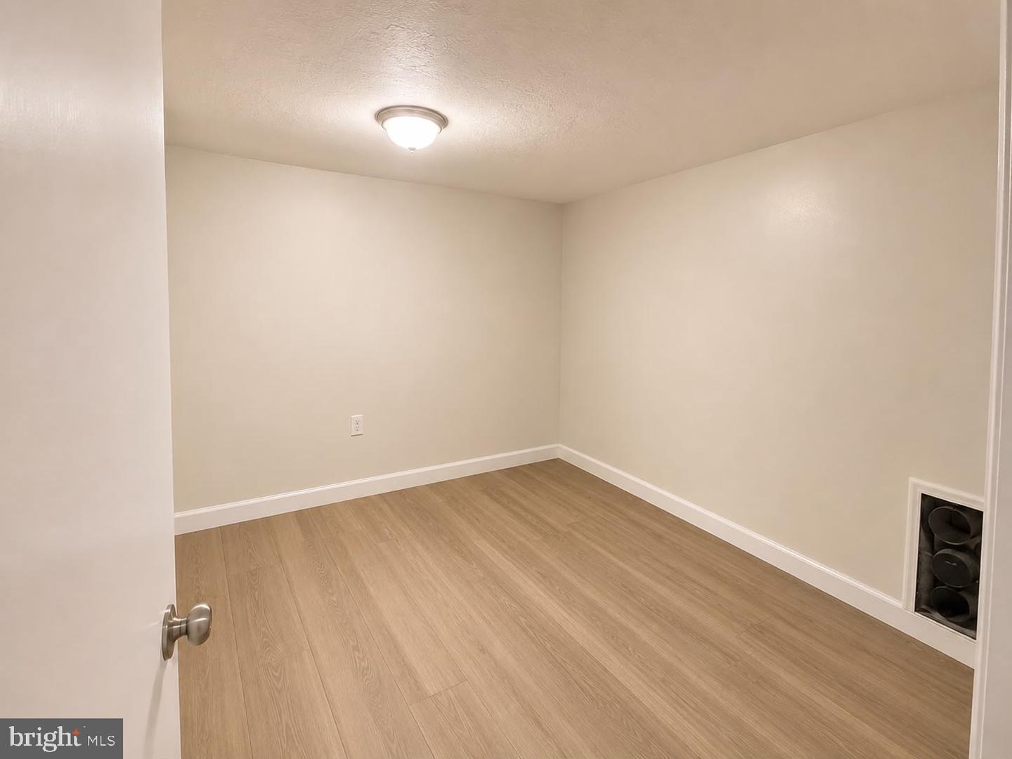 2119 Hoffnagle St Property Photo 11