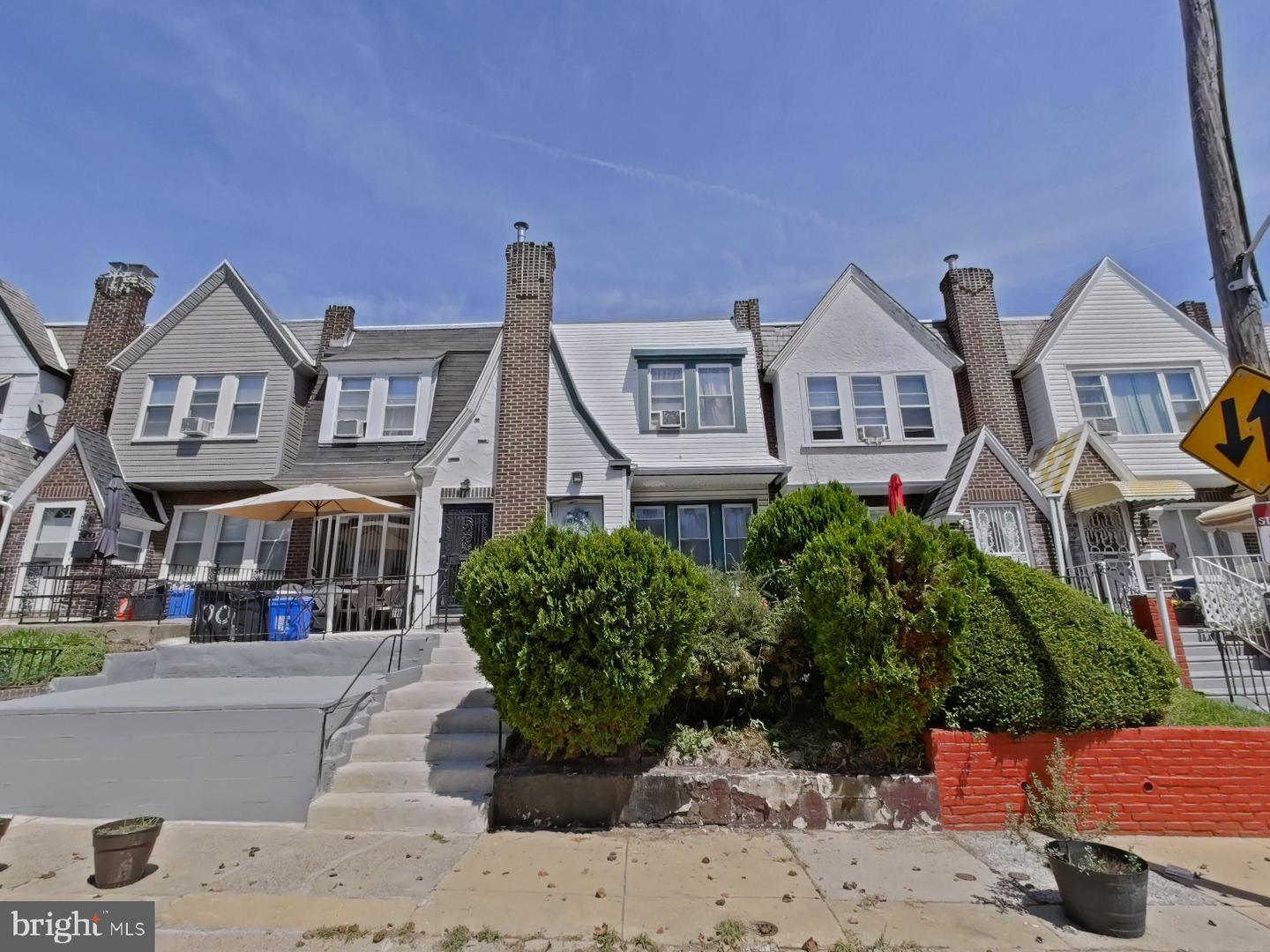 1825 Elston St Property Photo 1