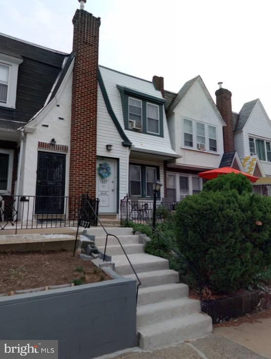 1825 Elston St Property Photo 2