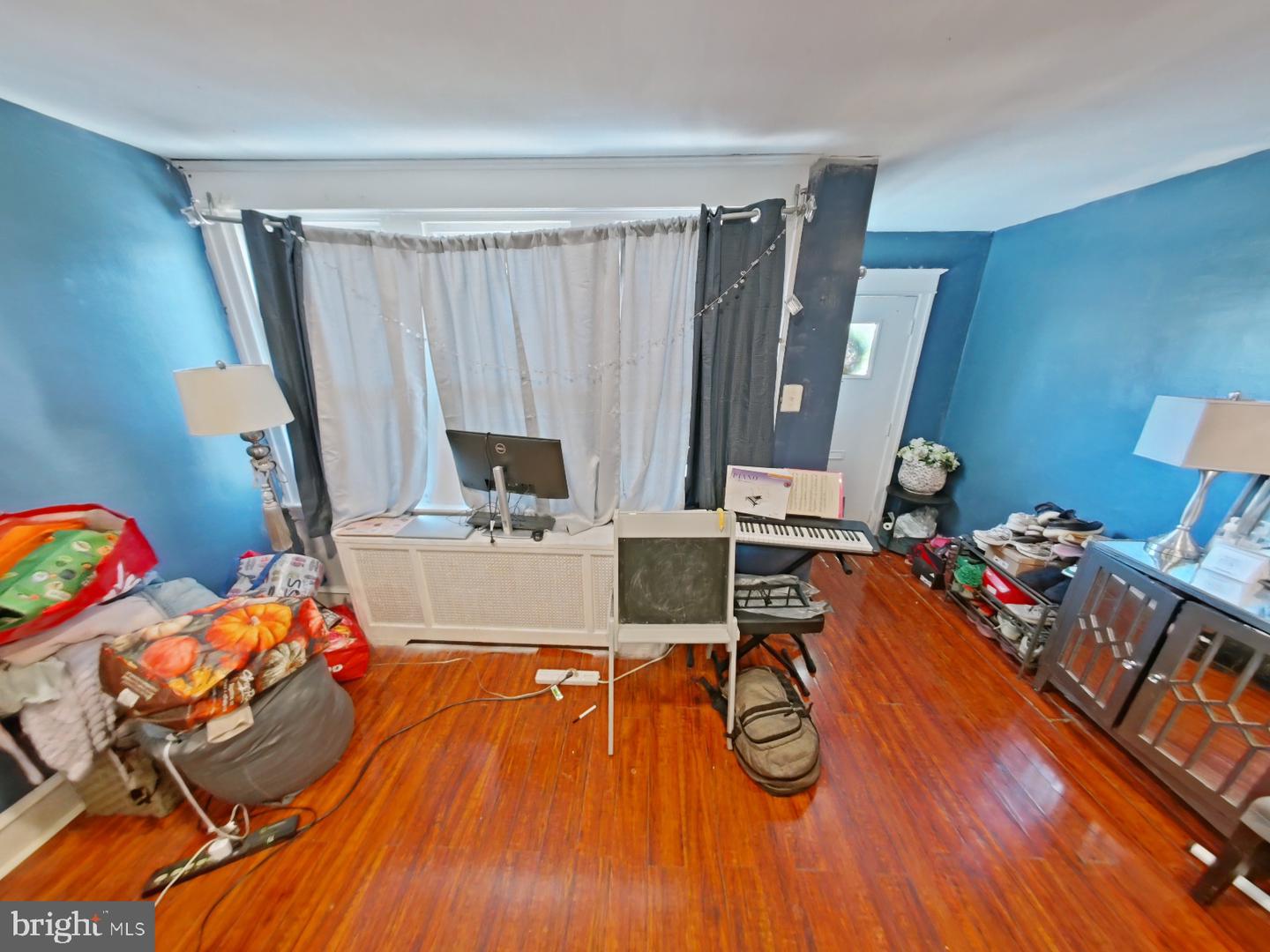 1825 Elston St Property Photo 3
