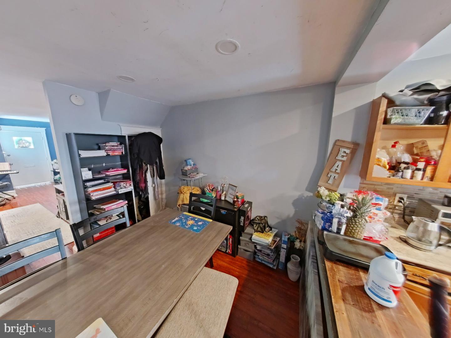 1825 Elston St Property Photo 8