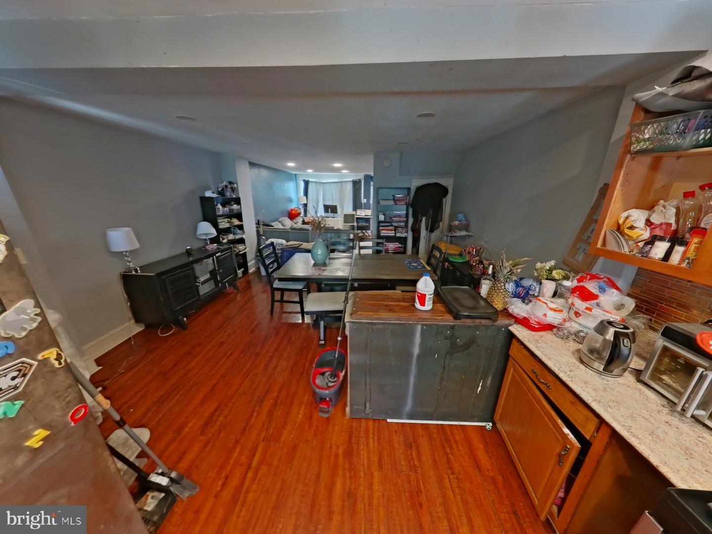 1825 Elston St Property Photo 11