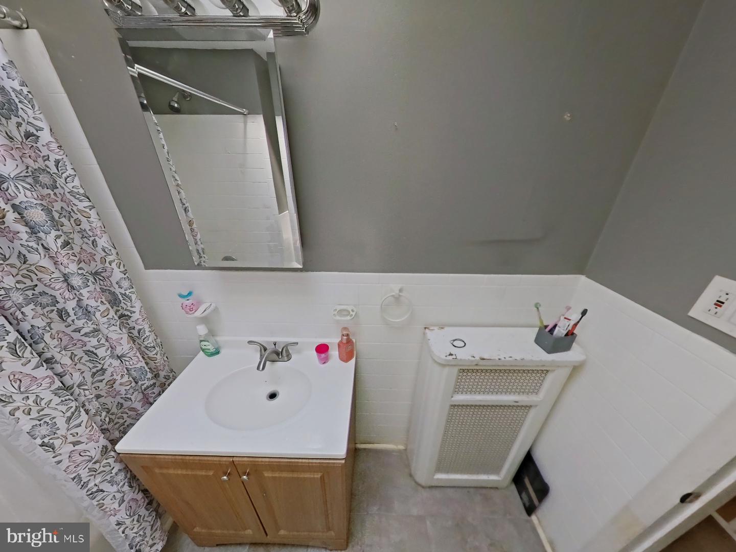 1825 Elston St Property Photo 20