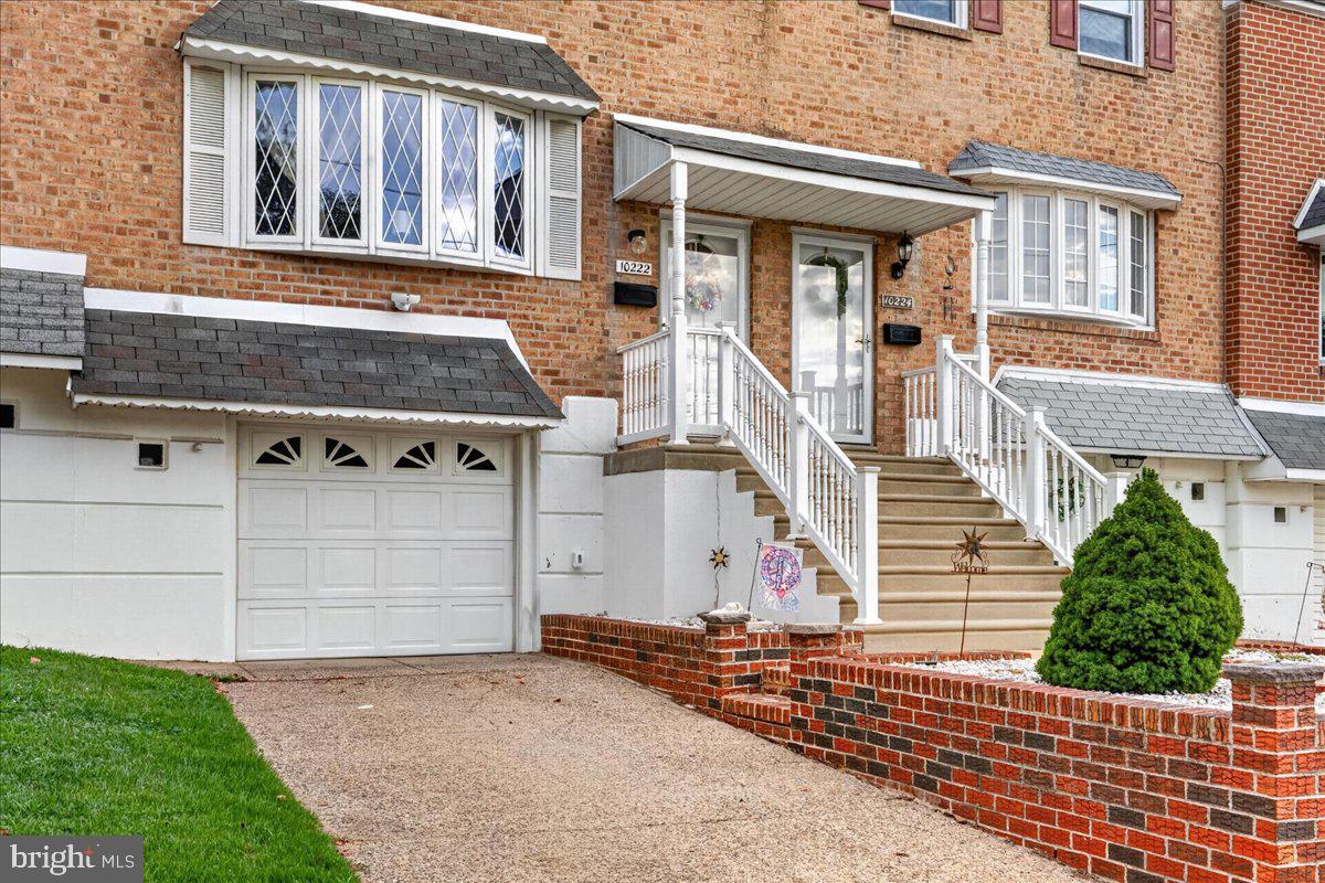 10222 Woburn Pl Property Photo 1