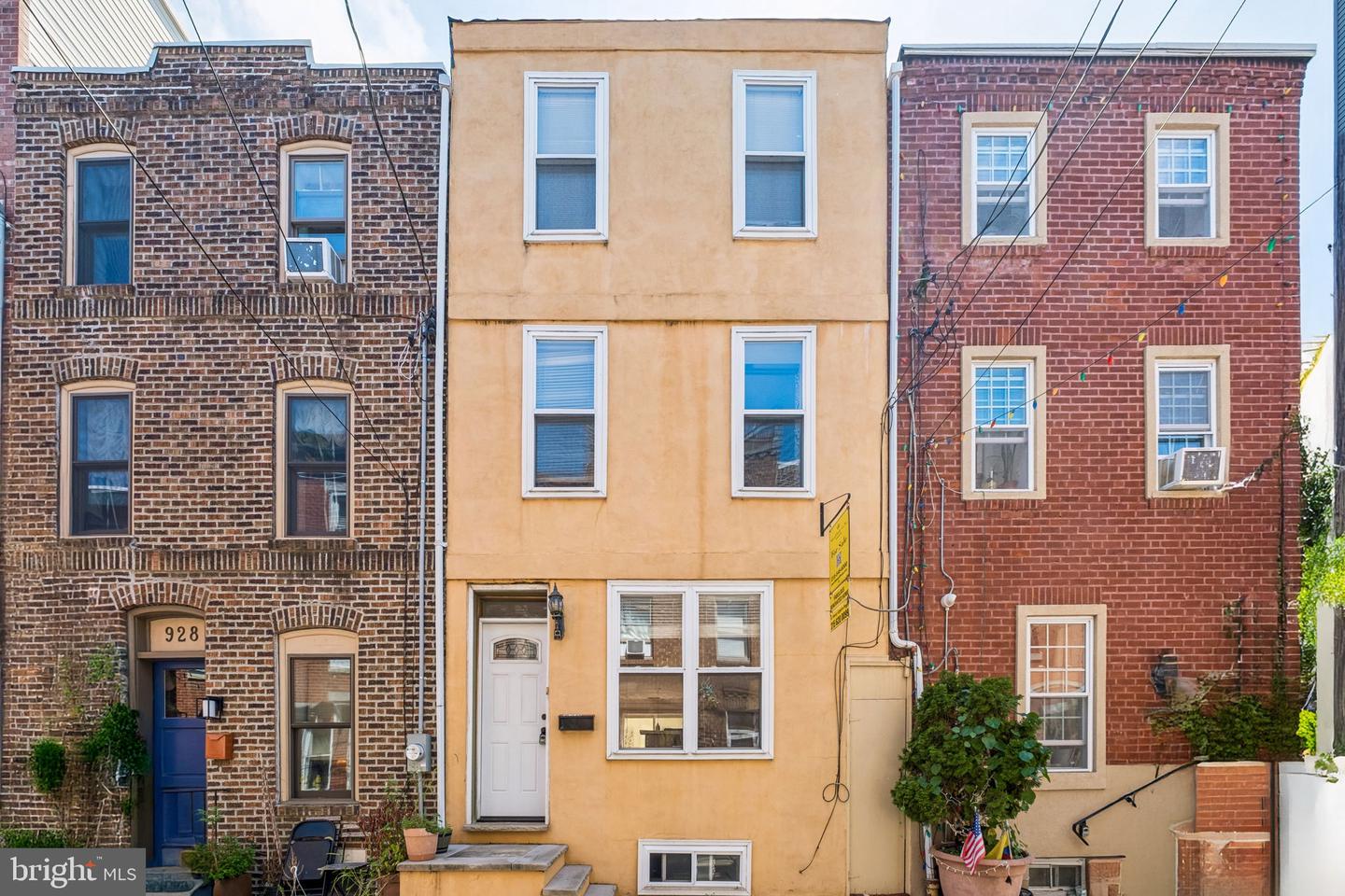 930 League St Property Photo 3