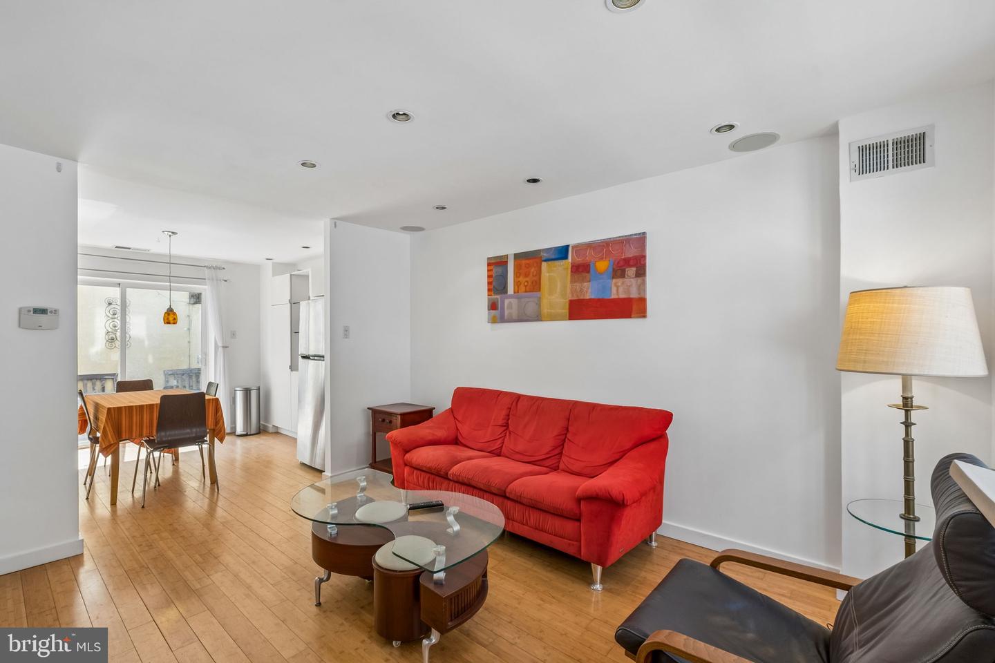 930 League St Property Photo 4