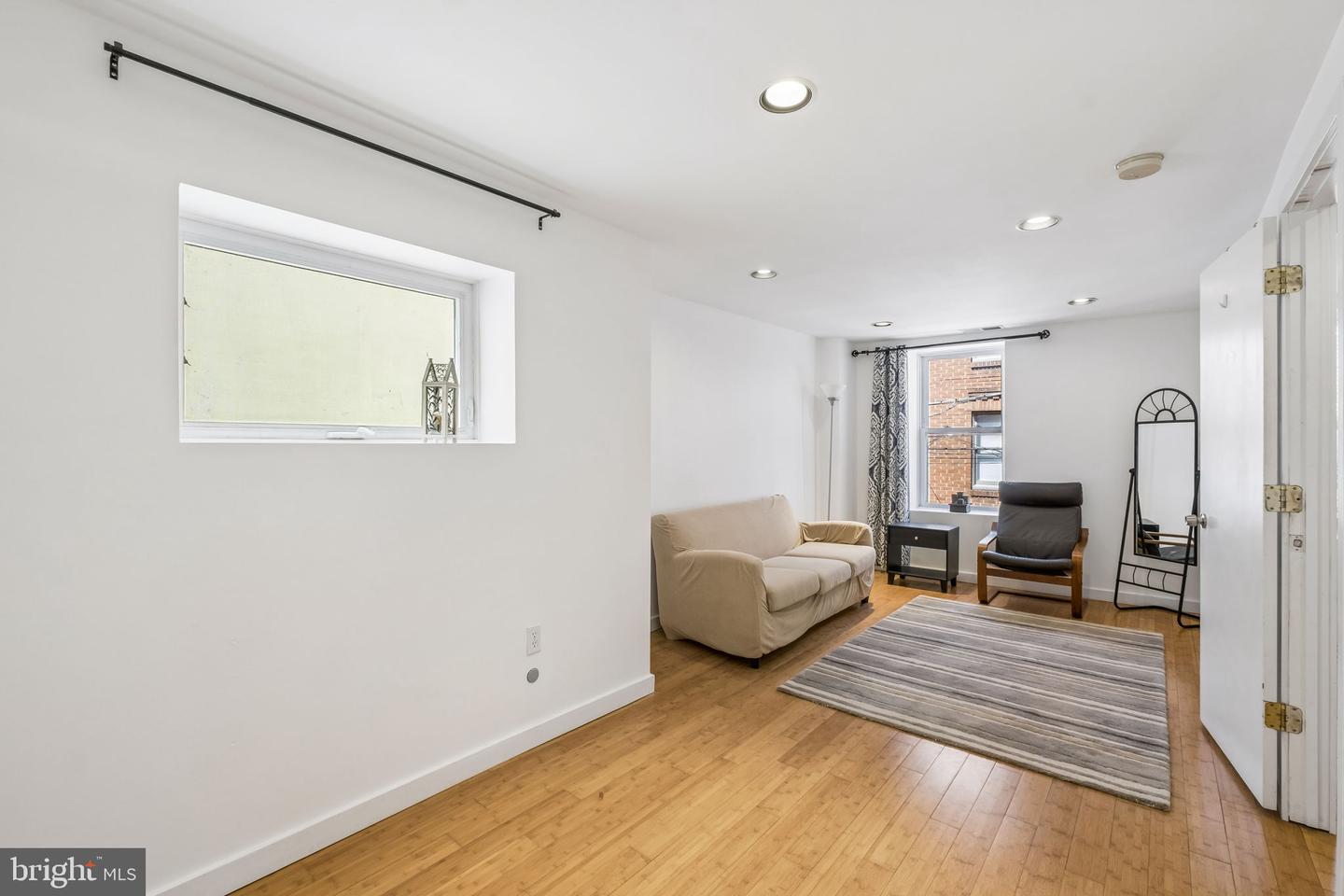 930 League St Property Photo 19