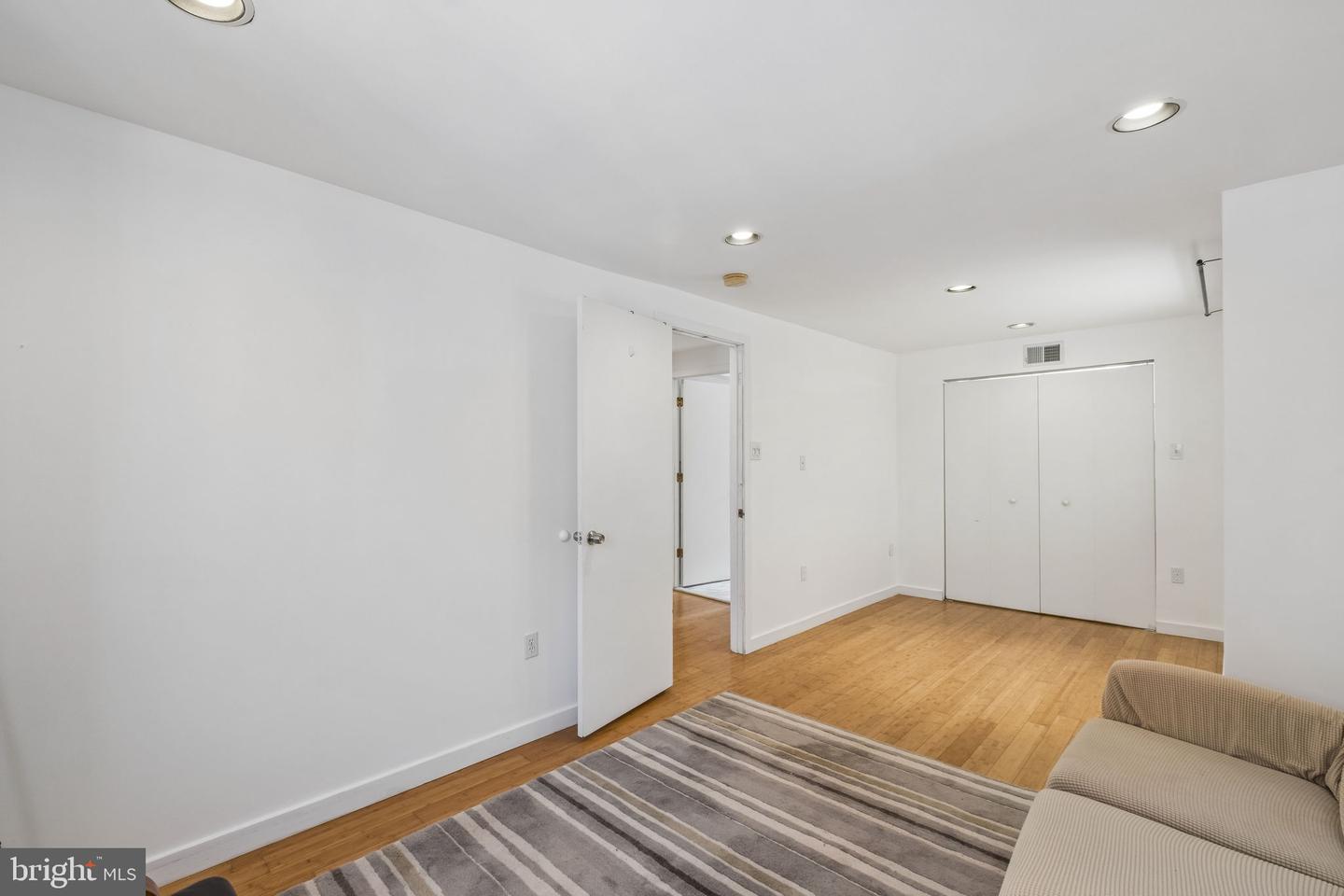 930 League St Property Photo 22