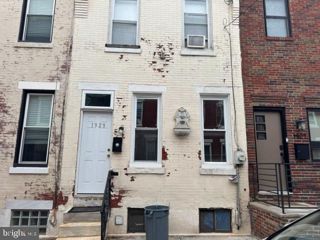 1929 HOFFMAN ST Property Photo 1