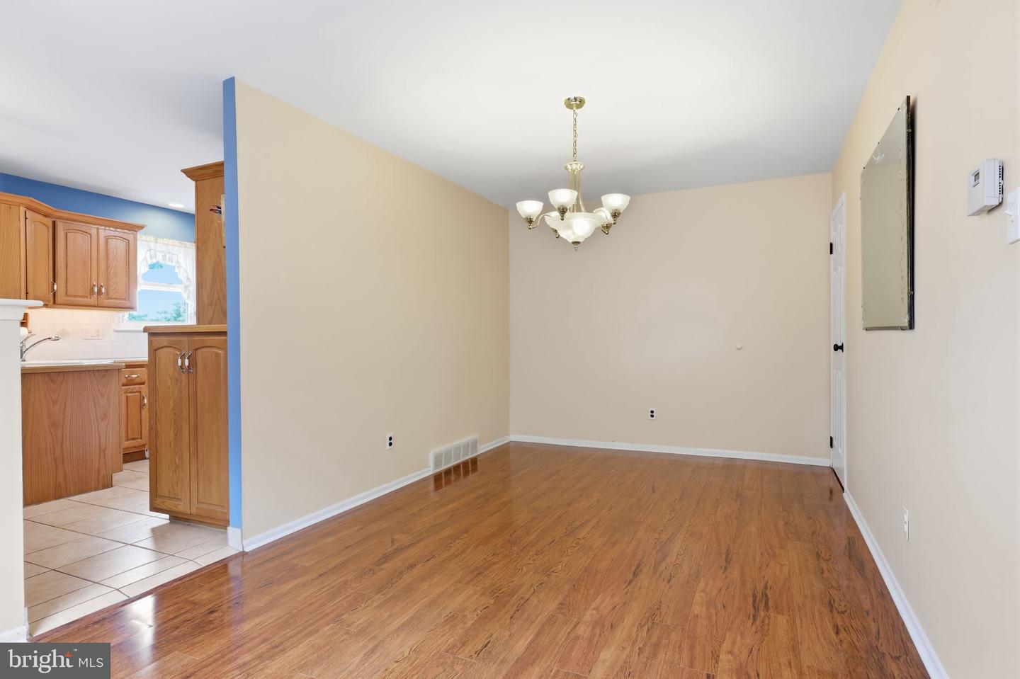10925 Lockart Rd Property Photo 5