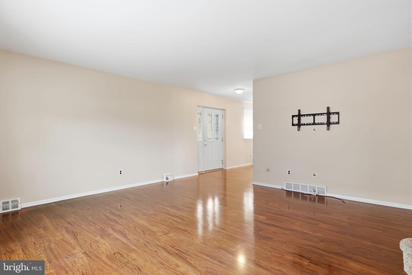 10925 Lockart Rd Property Photo 13