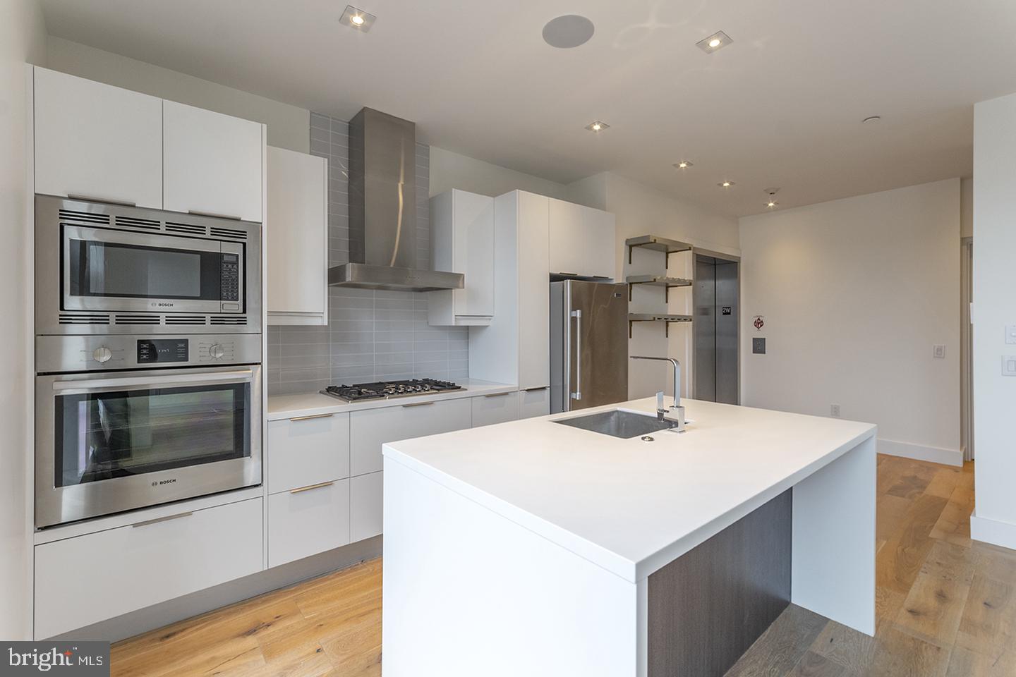 240 N 2ND ST #UNIT 2W Property Photo 1