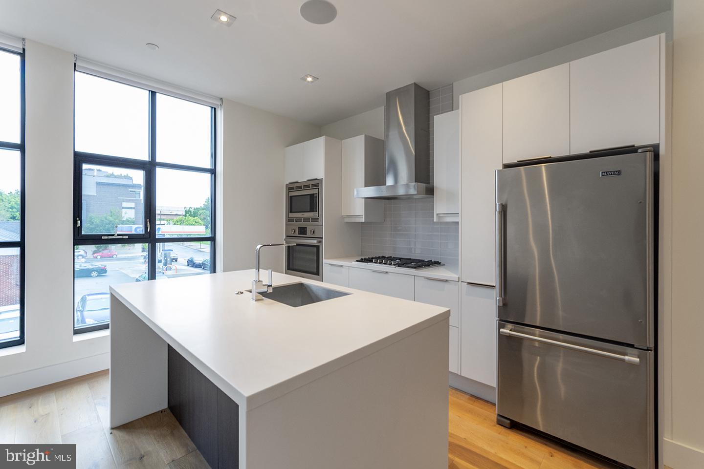 240 N 2nd St #unit 2w Property Photo 3