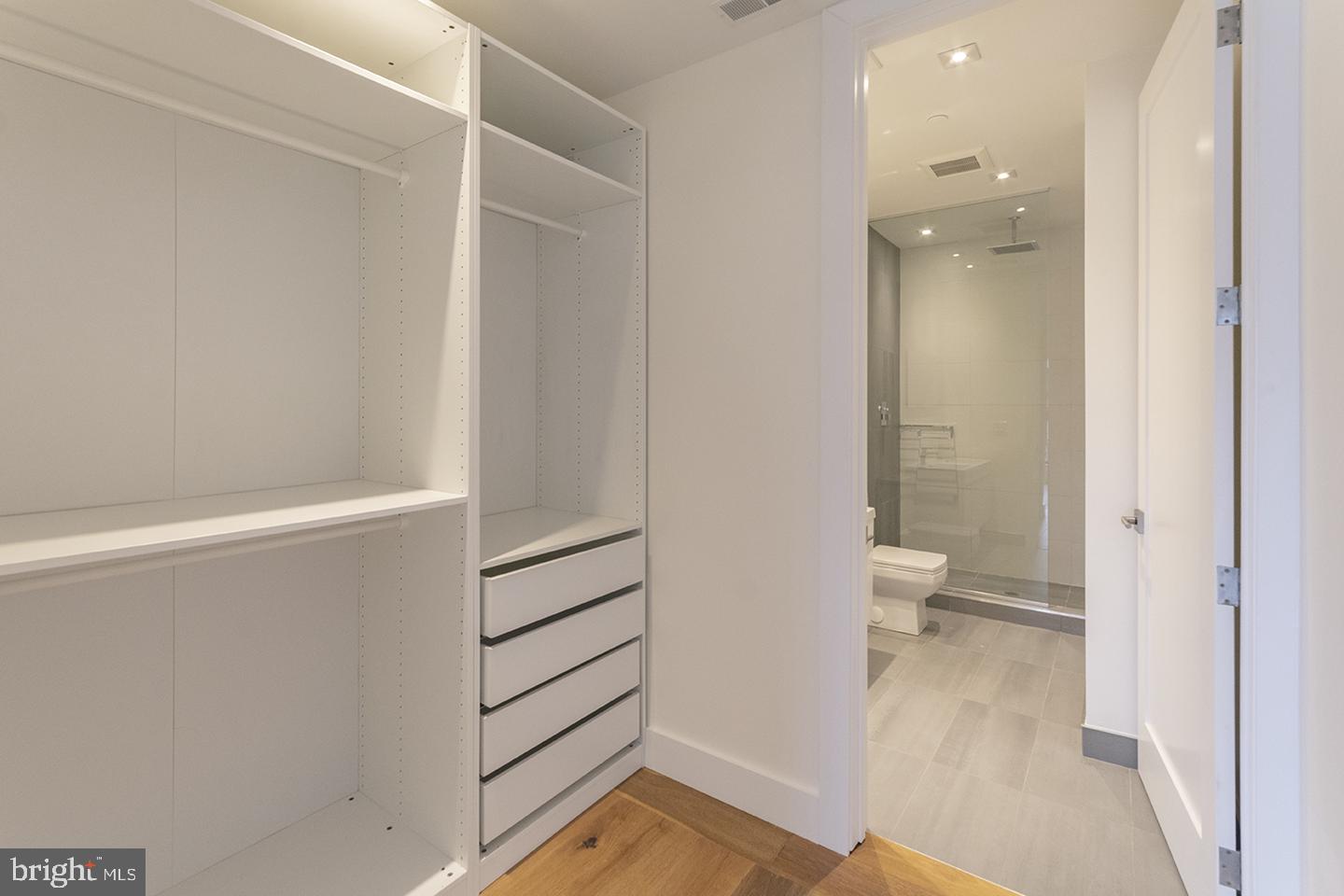240 N 2nd St #unit 2w Property Photo 9