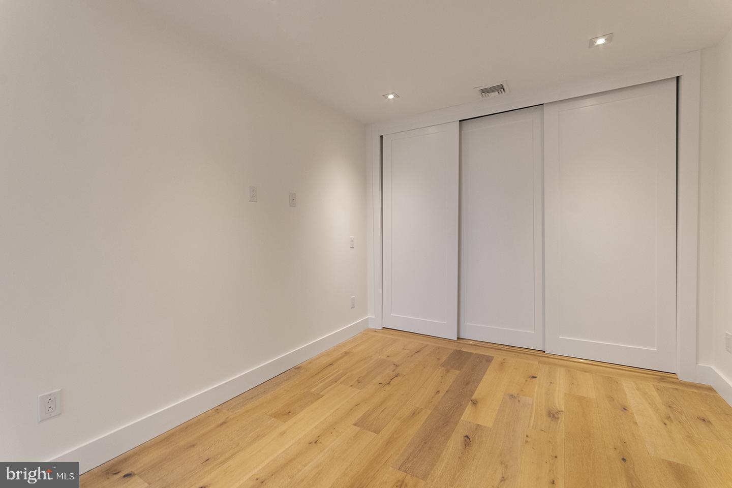 240 N 2nd St #unit 2w Property Photo 11