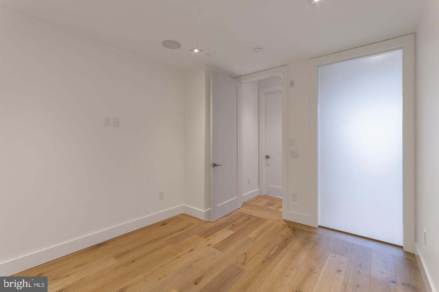 240 N 2nd St #unit 2w Property Photo 12