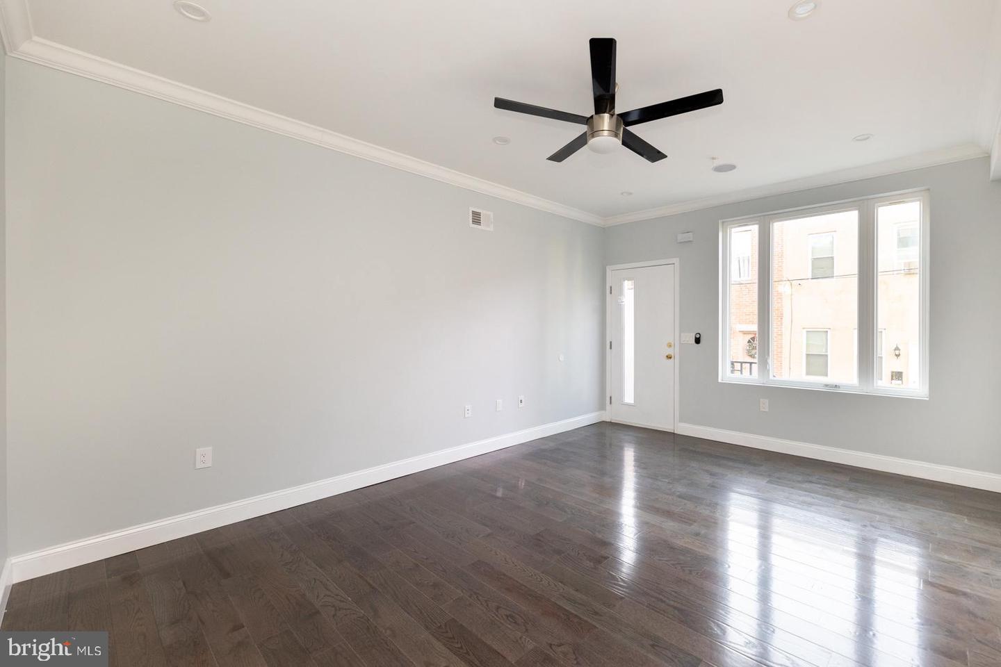 2349 Gerritt St Property Photo 5