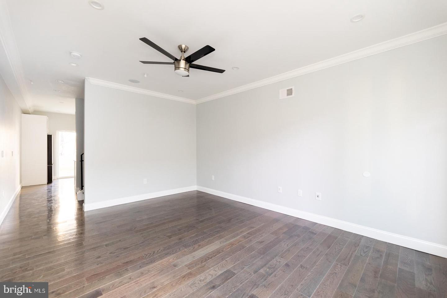 2349 Gerritt St Property Photo 6