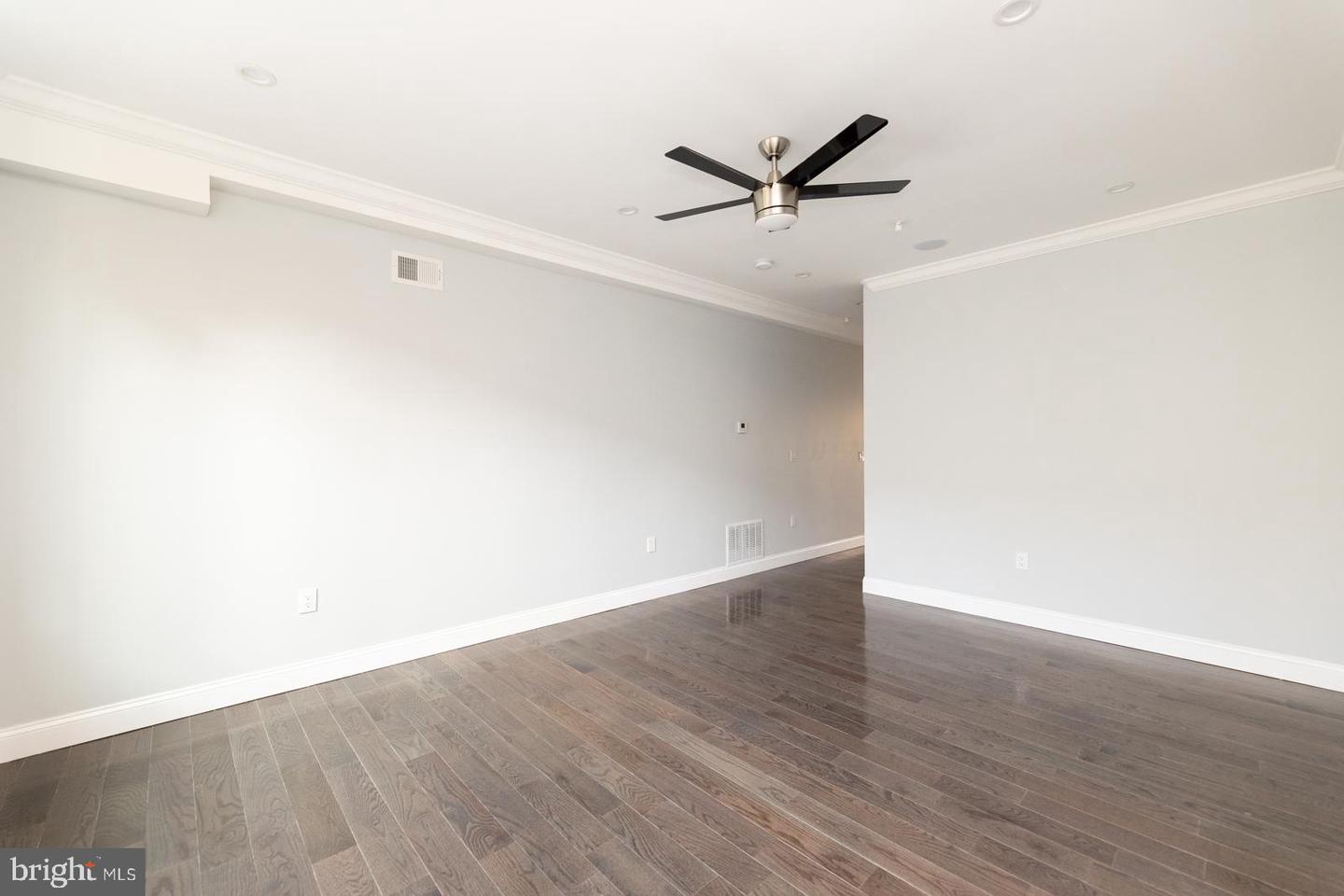 2349 Gerritt St Property Photo 7