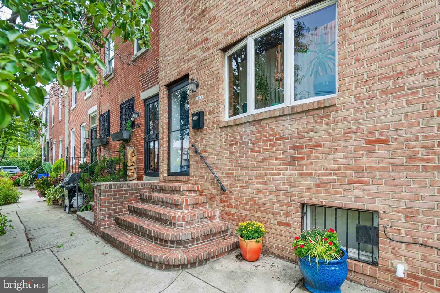 1161 S Juniper St Property Photo 3