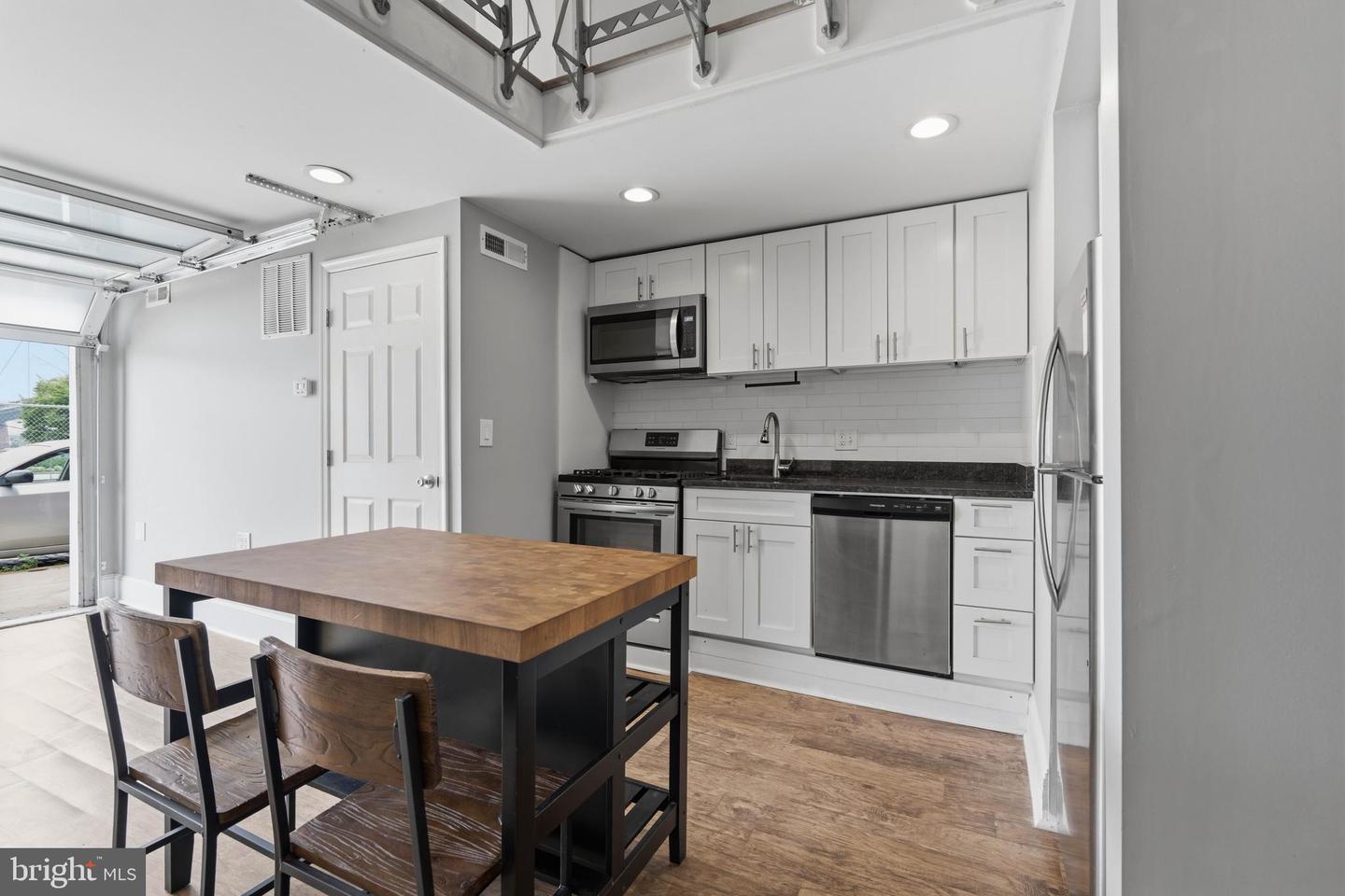 310-13 N Water St Property Photo 7