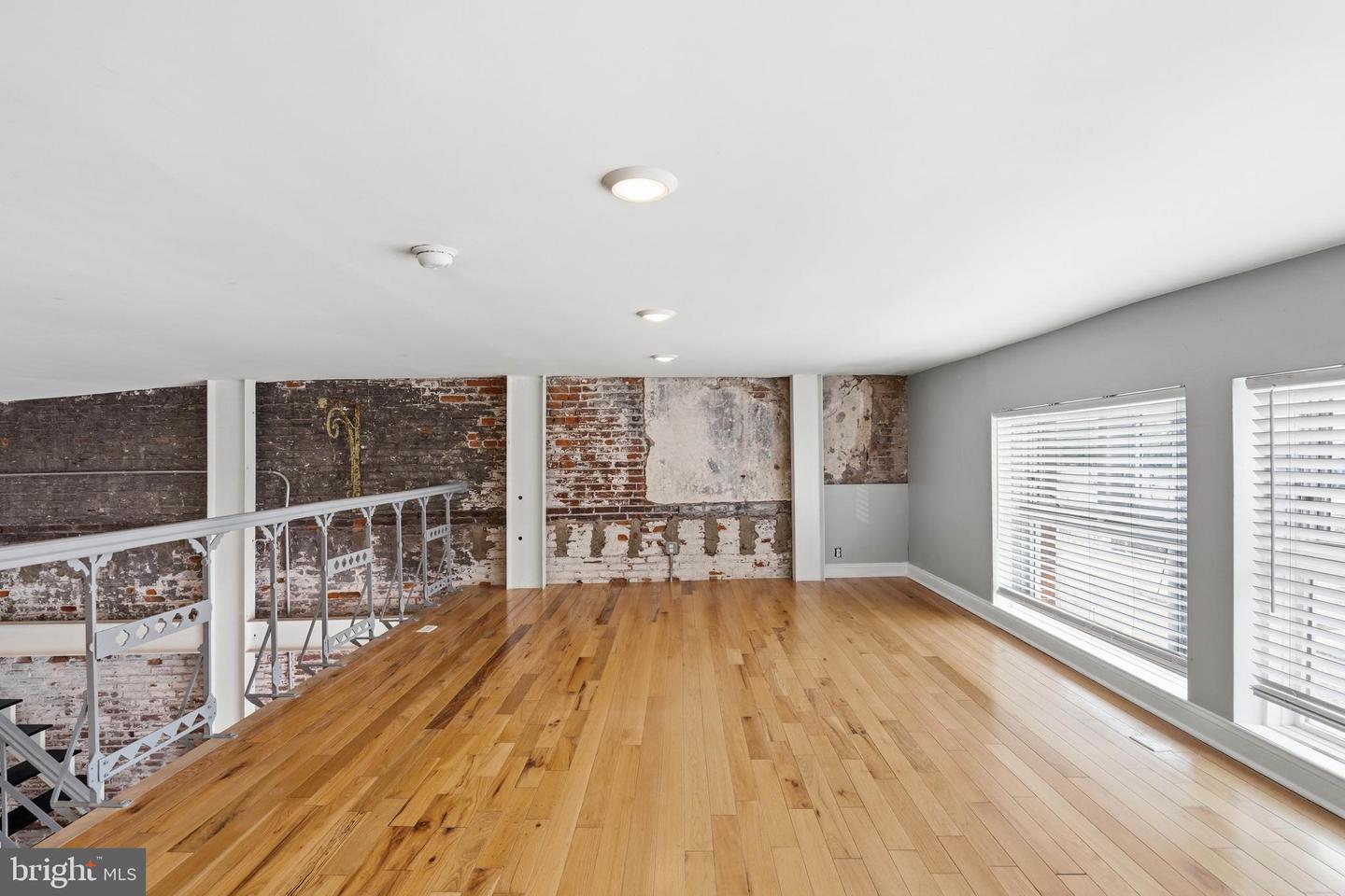 310-13 N Water St Property Photo 27
