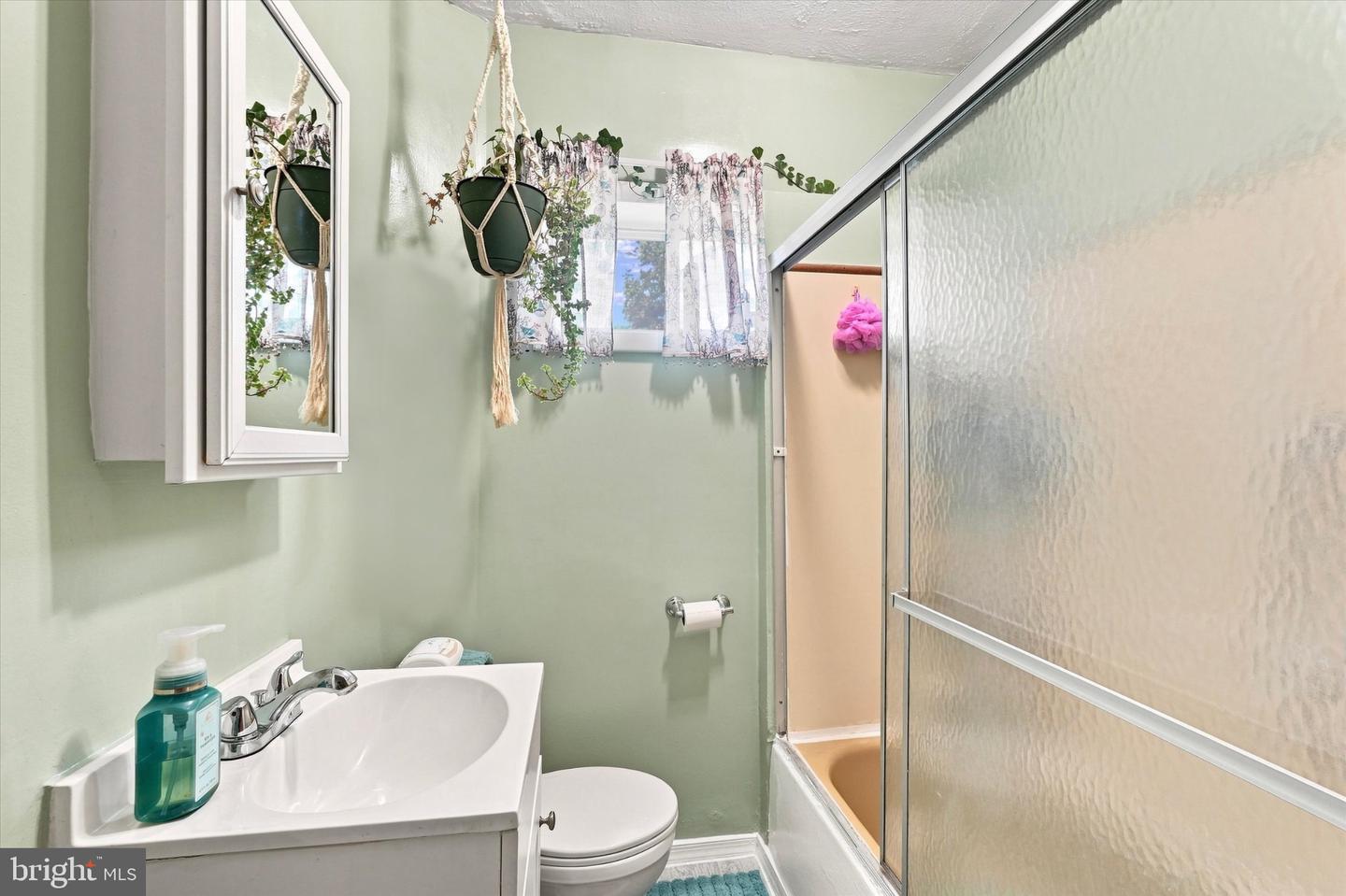 2220 E Gordon St Property Photo 6