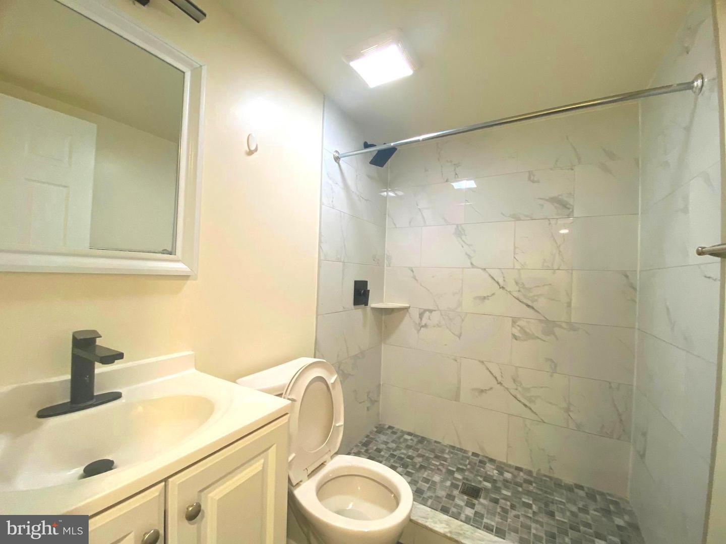 2710 Dothan Plz #unit 1 Property Photo 4