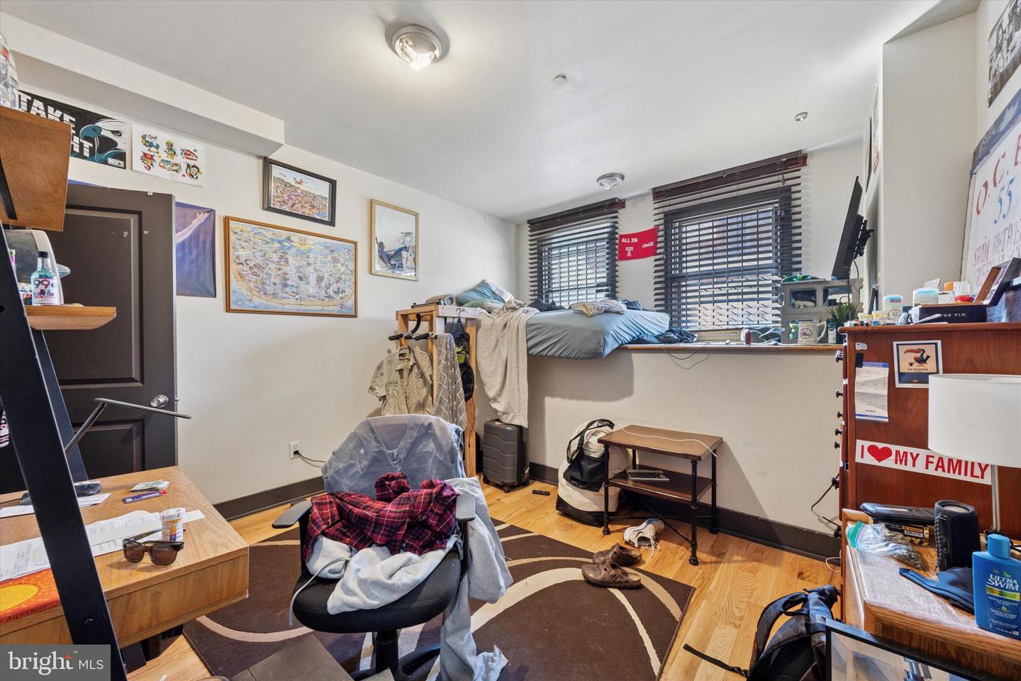 1707 Arlington St Property Photo 3