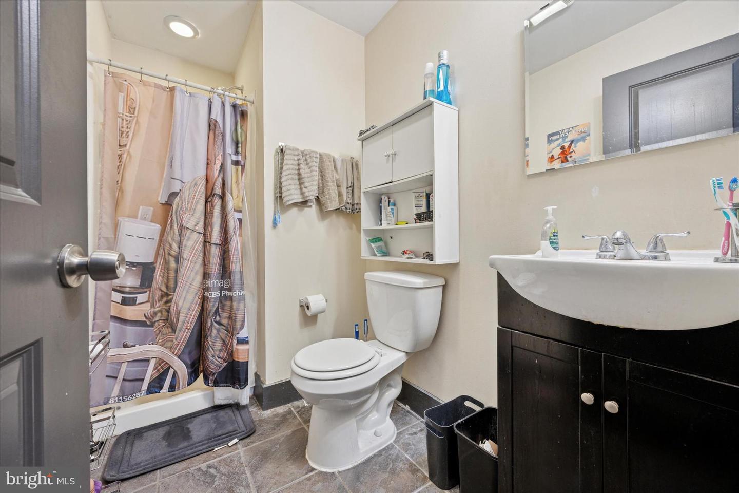 1707 Arlington St Property Photo 4