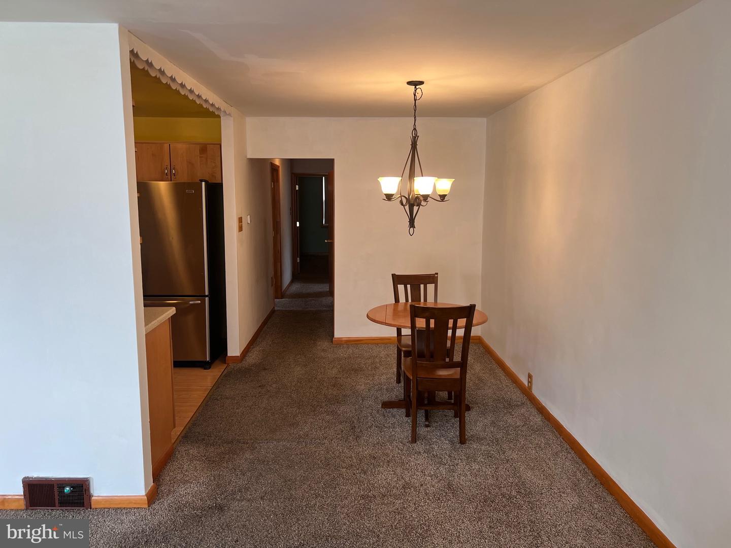 8520 Castor Ave Property Photo 9