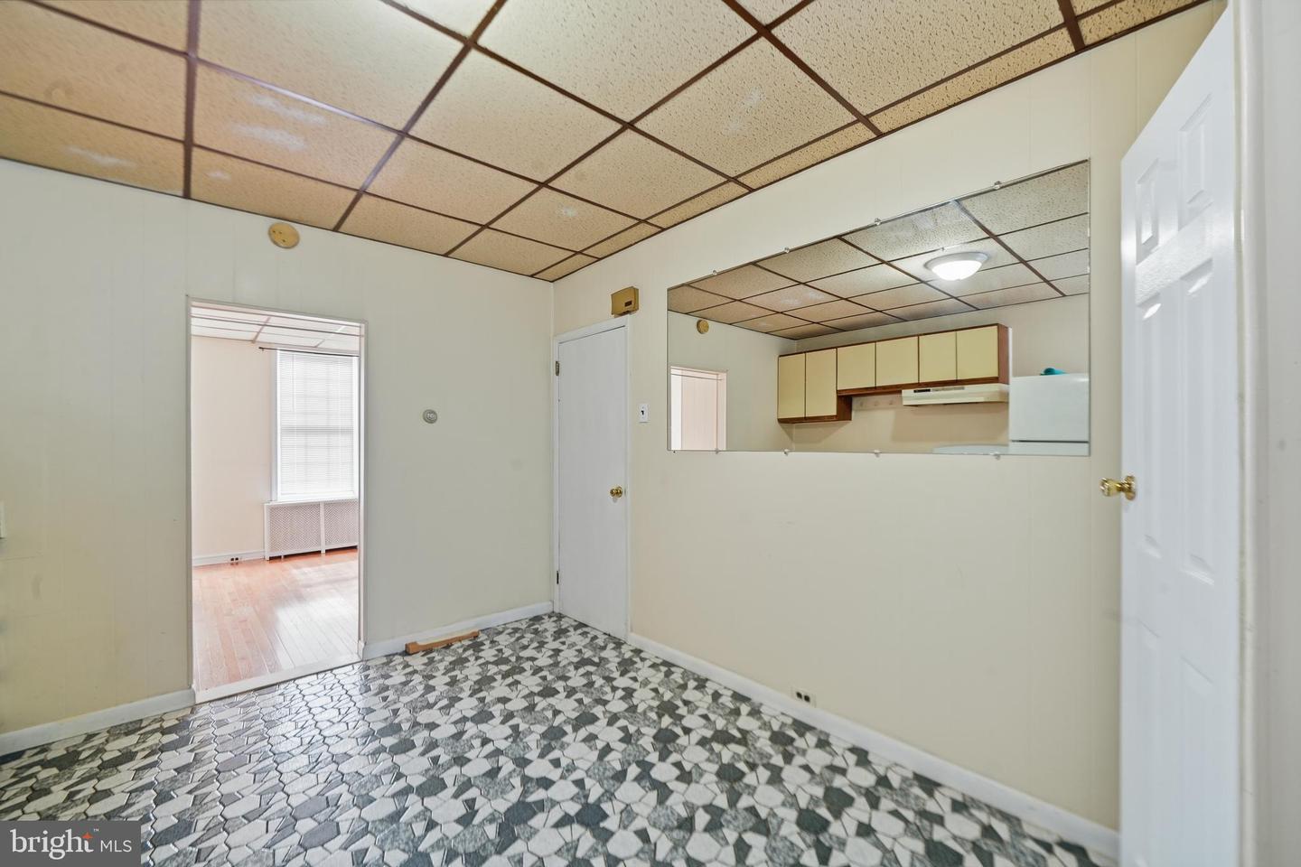 1934 S 13th St #1st Fl Front Property Photo 6