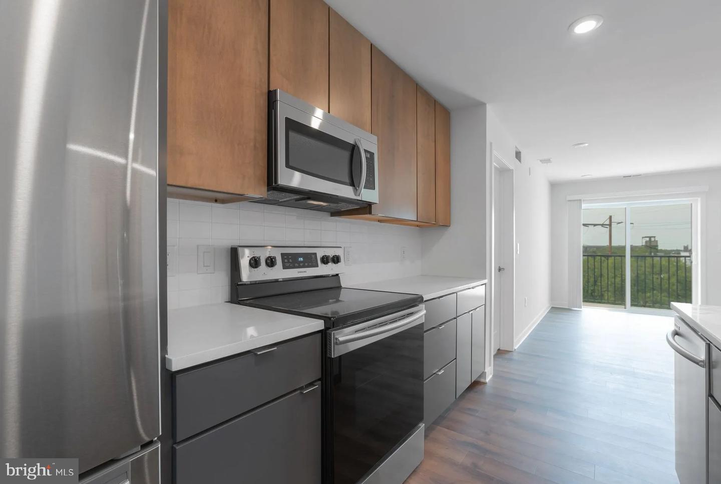 2501 Washington Ave #414 Property Photo 3