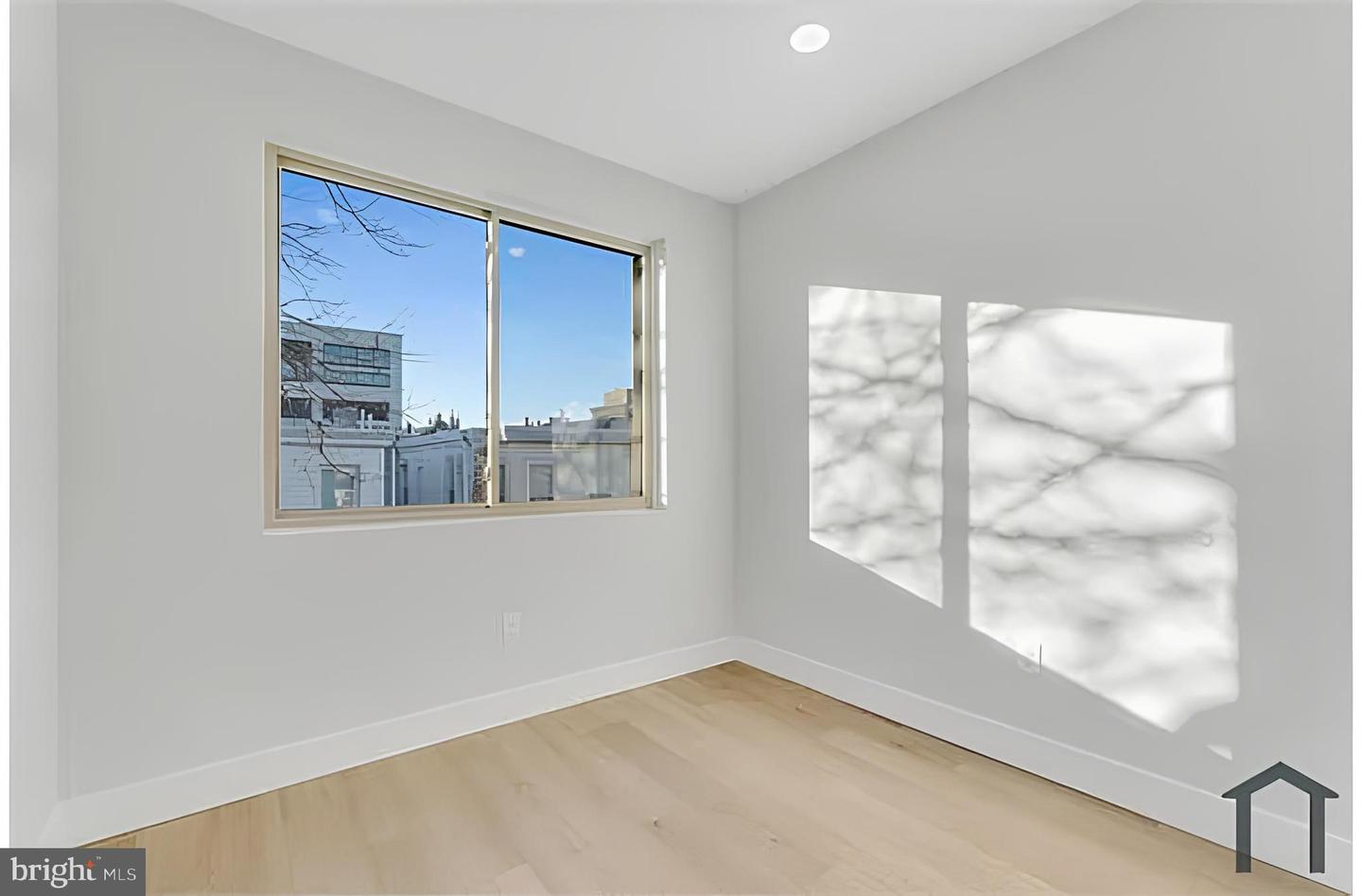 1229 W Hilton St #3 Property Photo 3