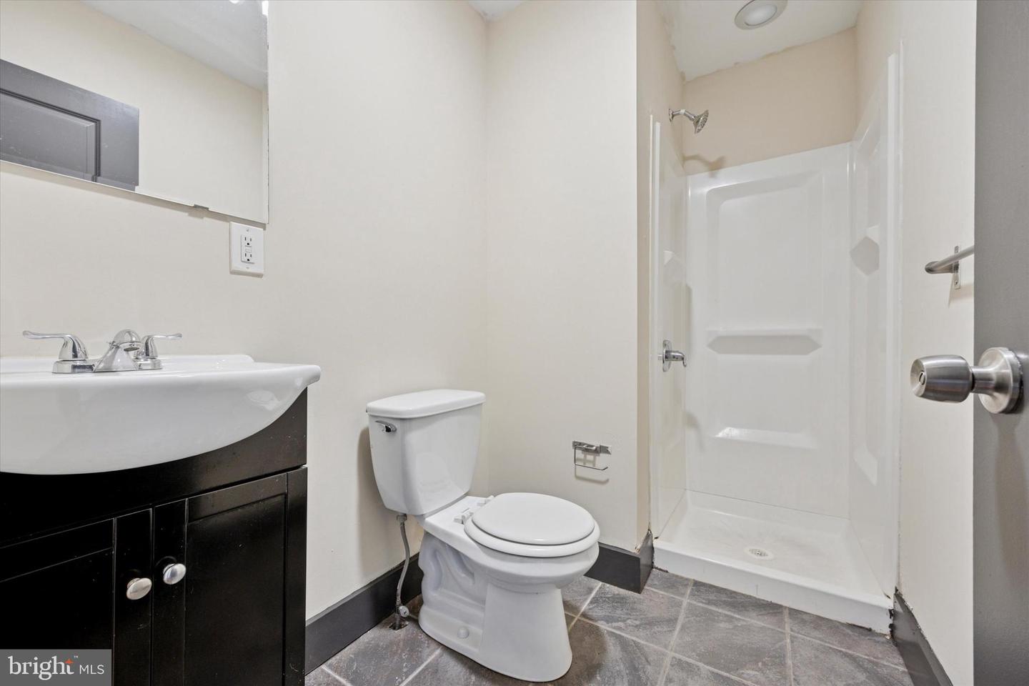 1709 Arlington St Property Photo 3