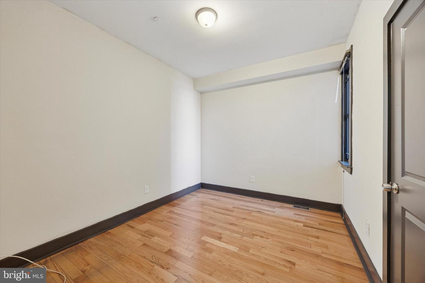 1709 Arlington St Property Photo 5