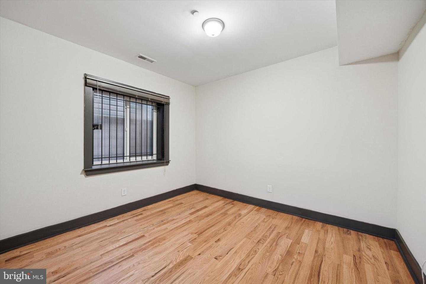 1709 Arlington St Property Photo 7